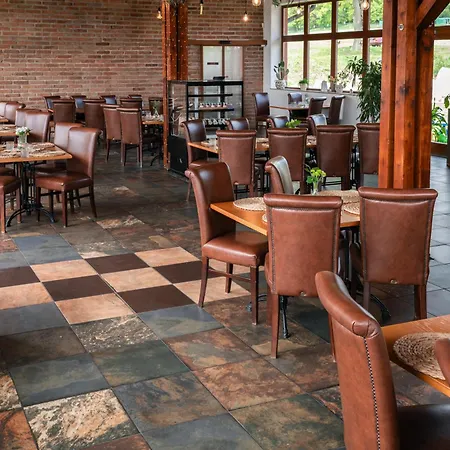 酒店 Na Golfu Kestrany