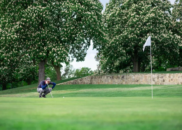 Szálloda Na Golfu *